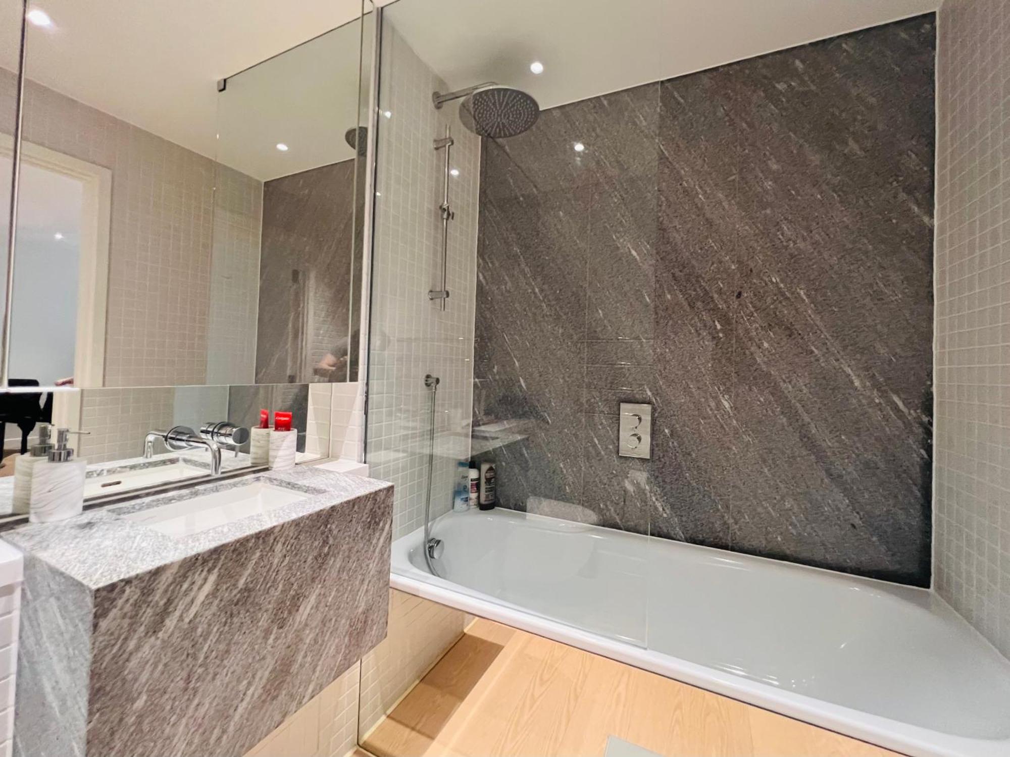 Appartement Lovely 2bedroom At O2 01