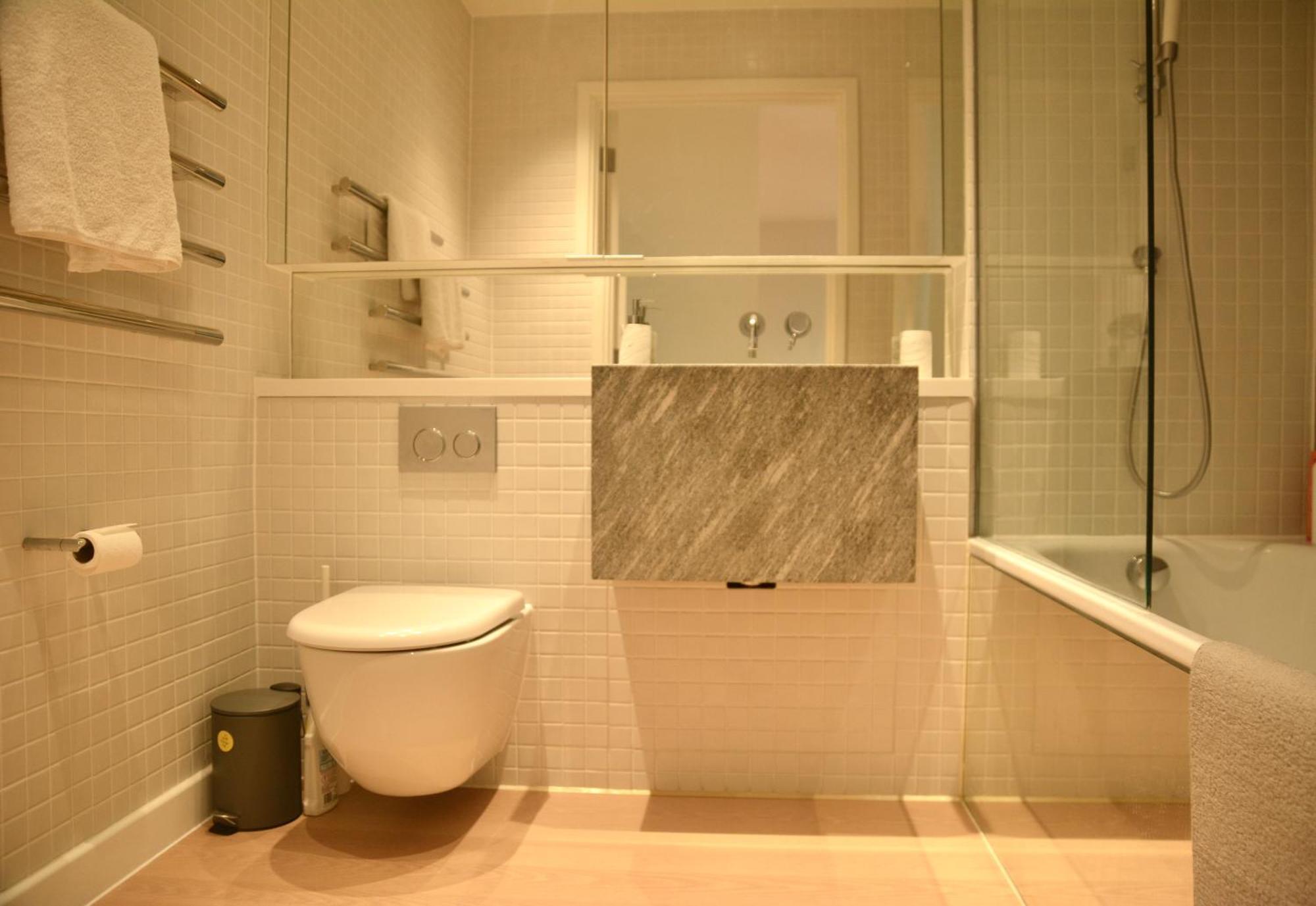 Lovely 2bedroom At O2 01 Londen